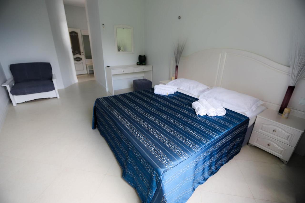 Hometel 4 FRIENDS Gagra Exterior foto