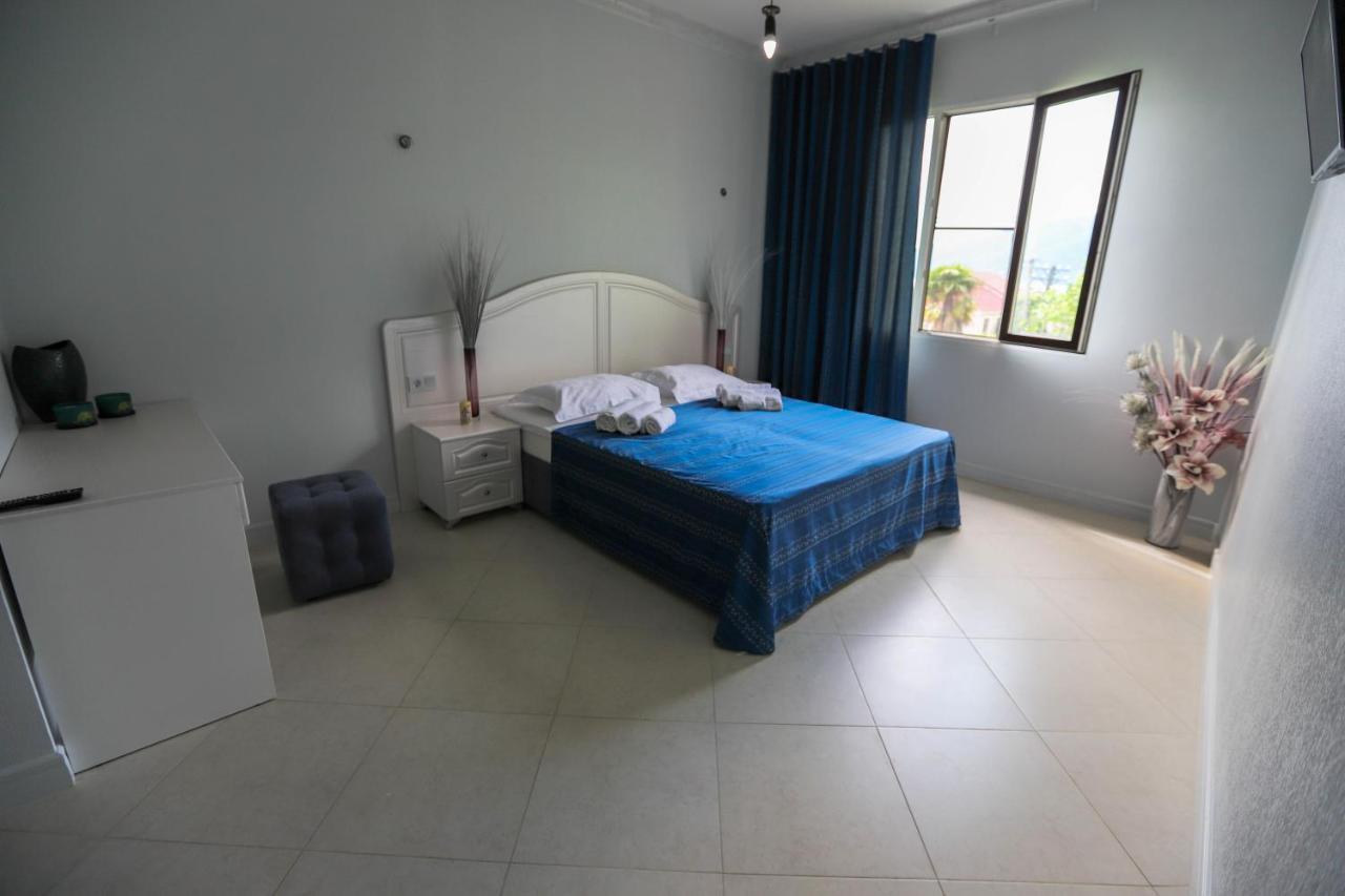Hometel 4 FRIENDS Gagra Exterior foto