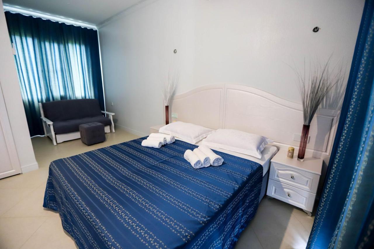 Hometel 4 FRIENDS Gagra Exterior foto