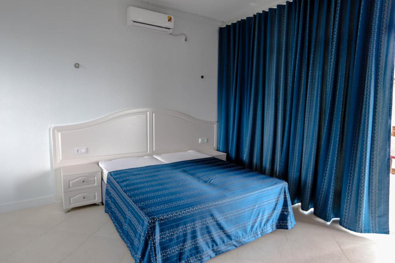 Hometel 4 FRIENDS Gagra Exterior foto