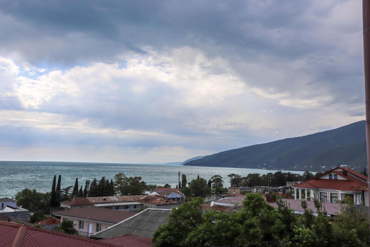 Hometel 4 FRIENDS Gagra Exterior foto